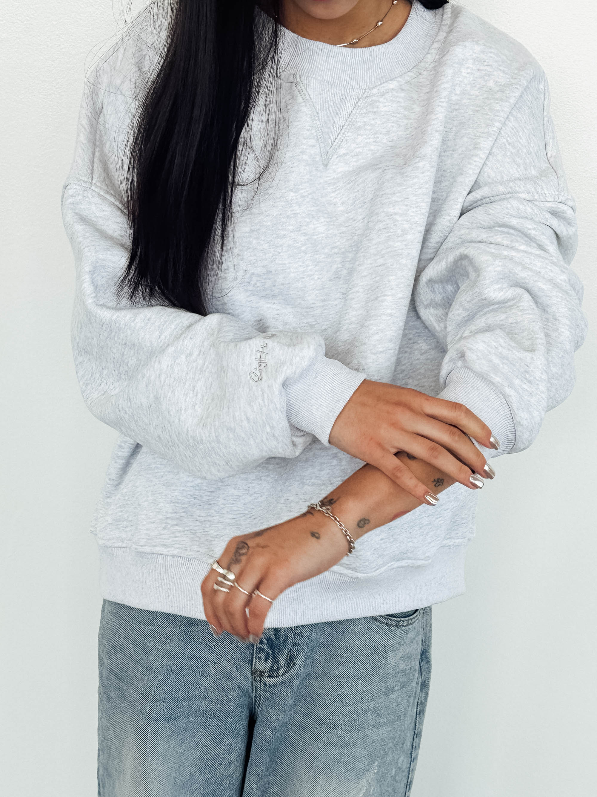 V2. Oversized Crewneck